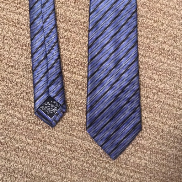 Carroll & Co black and blue necktie made in Italy - Picture 1 of 3